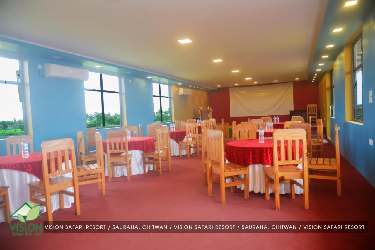 Vision Safari Pvt Ltd Hotel Sauraha Luaran gambar