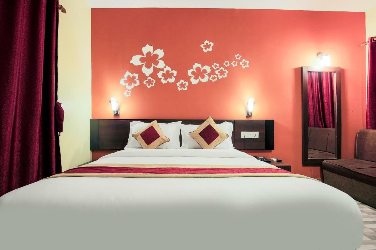 Vision Safari Pvt Ltd Hotel Sauraha Luaran gambar