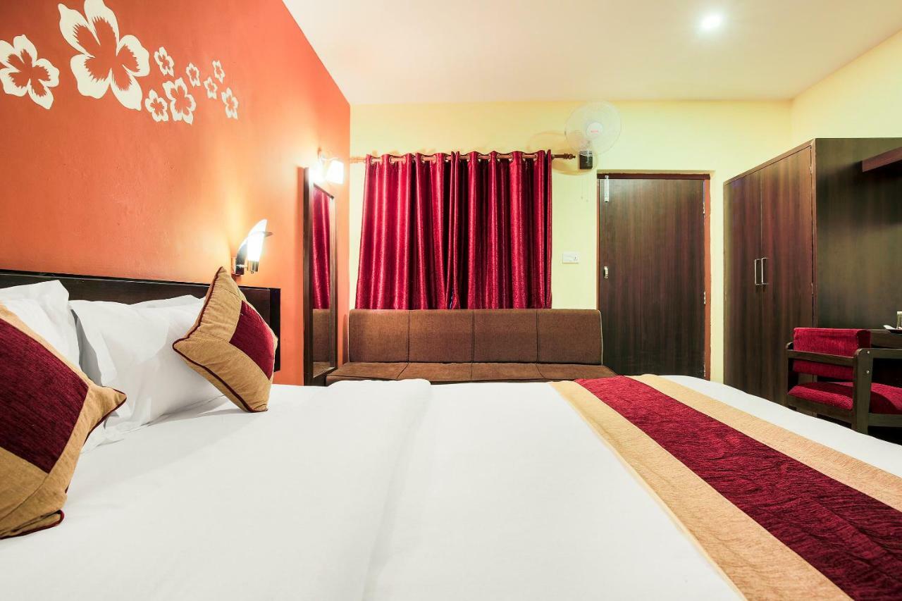 Vision Safari Pvt Ltd Hotel Sauraha Luaran gambar