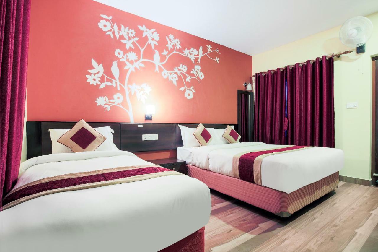 Vision Safari Pvt Ltd Hotel Sauraha Luaran gambar