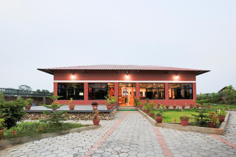 Vision Safari Pvt Ltd Hotel Sauraha Luaran gambar